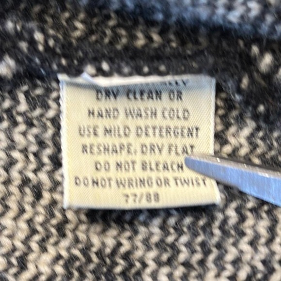 Vintage 90s Eddie Bauer Women's Black & Cream Nordic Wool Sweater Size XL - Picture 5 of 5